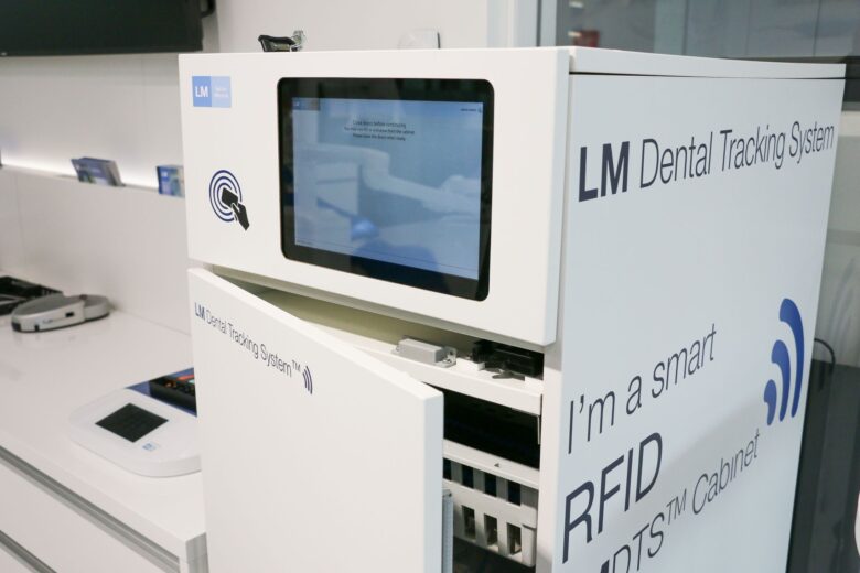 LM-Dentalin laitteistoa