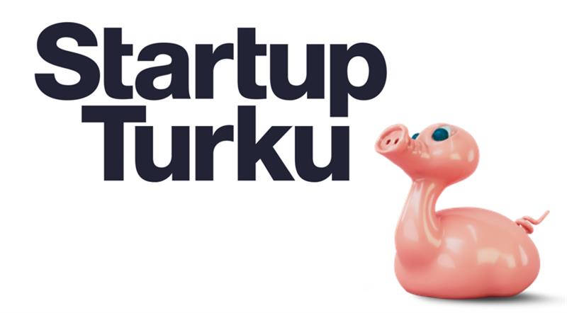 Startup Turku -logo ja vaaleanpunainen Posankka-maskotti valkoisella taustalla.