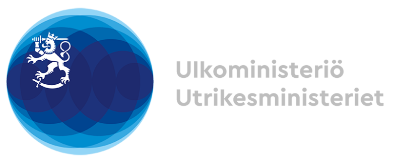 Suomen ulkoministeriön logo. Vasemmalla ympyrä, jonka sisällä suomileijonan symboli, ja oikealla teksti "Ulkoministeriö, Utrikesministeriet".