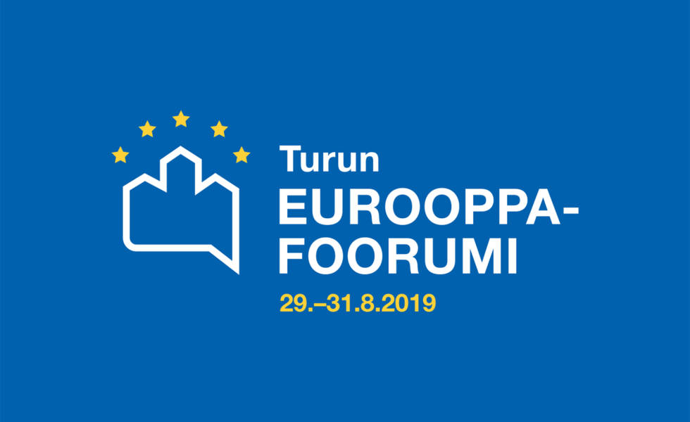 Eurooppa-foorumin logo ja nimi sinisellä taustalla